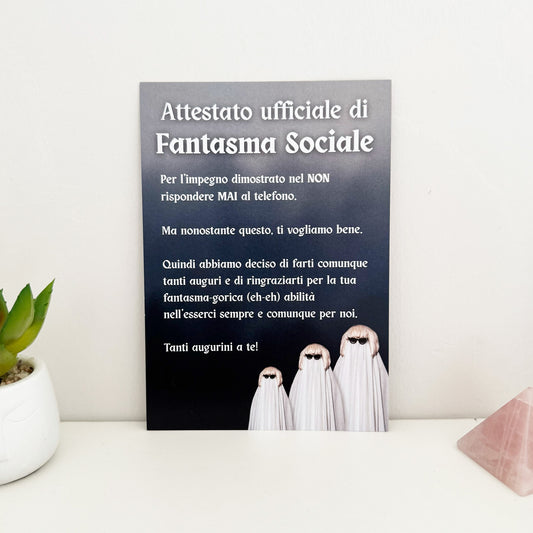 foto fronte del biglietto di auguri stile "attestato di fantasma sociale"